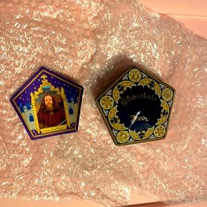 Harry Potter porcelain chocolate frog dish w/ holographic wizard card